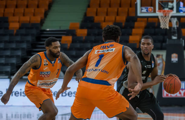 锐的场上洞 锐的场上洞