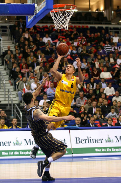 高位逼抢中 高位逼抢中